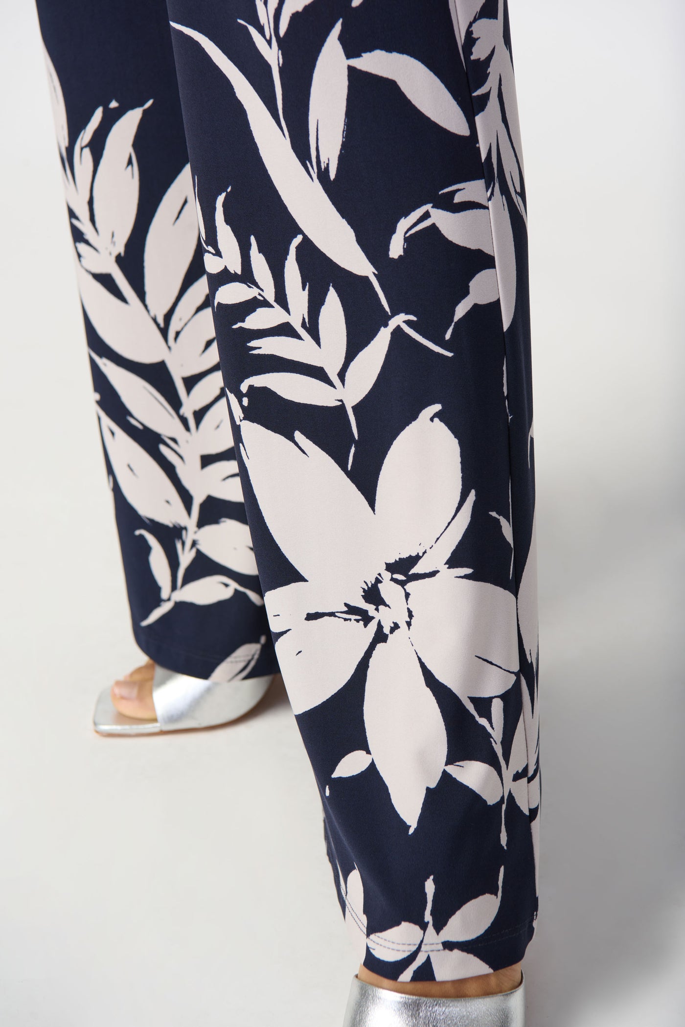 Joseph Ribkoff Floral Print Silky Knit Pull-On Pants 