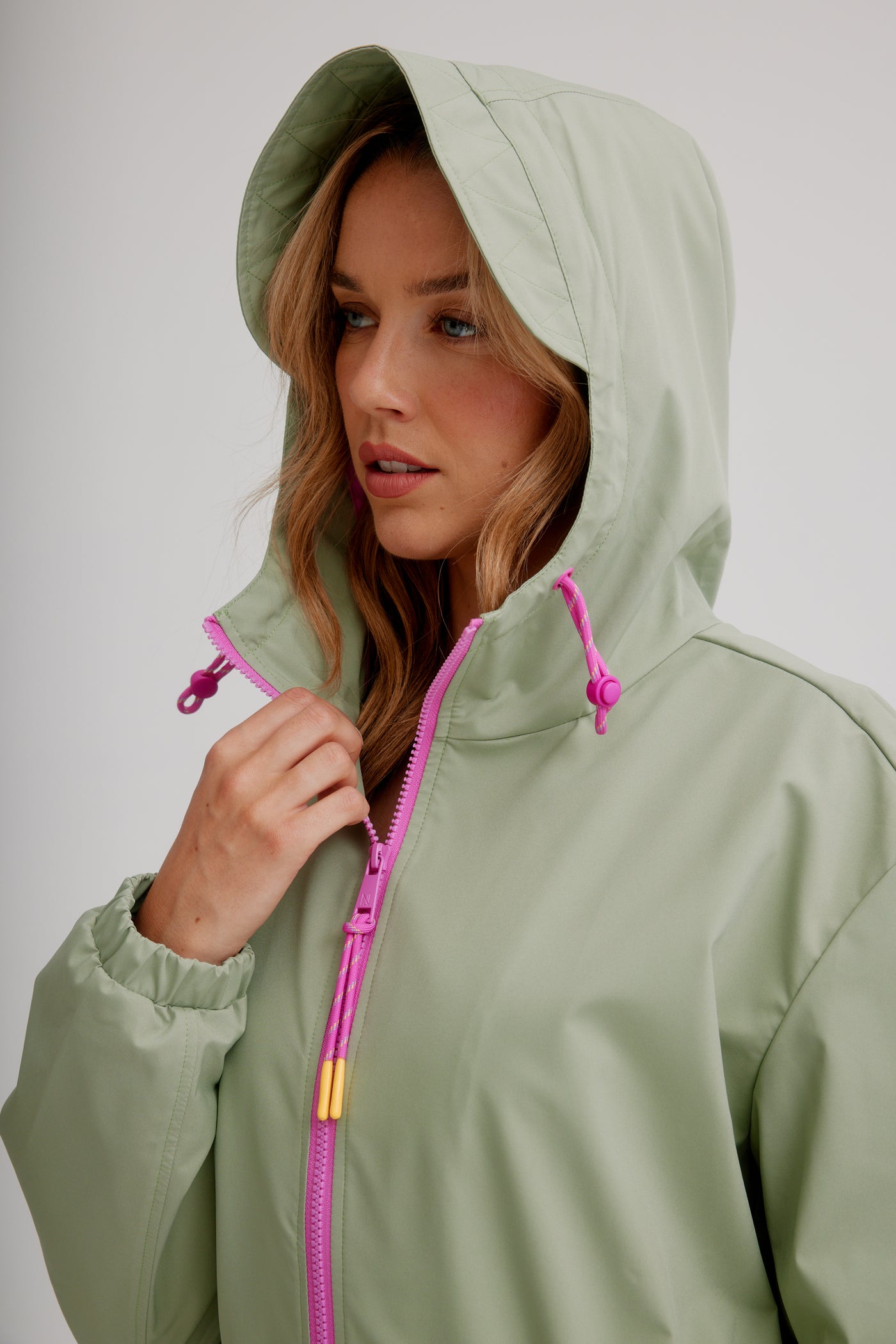 Nikki Jones Packable Anorak Raincoat W/ Contrast Trim 