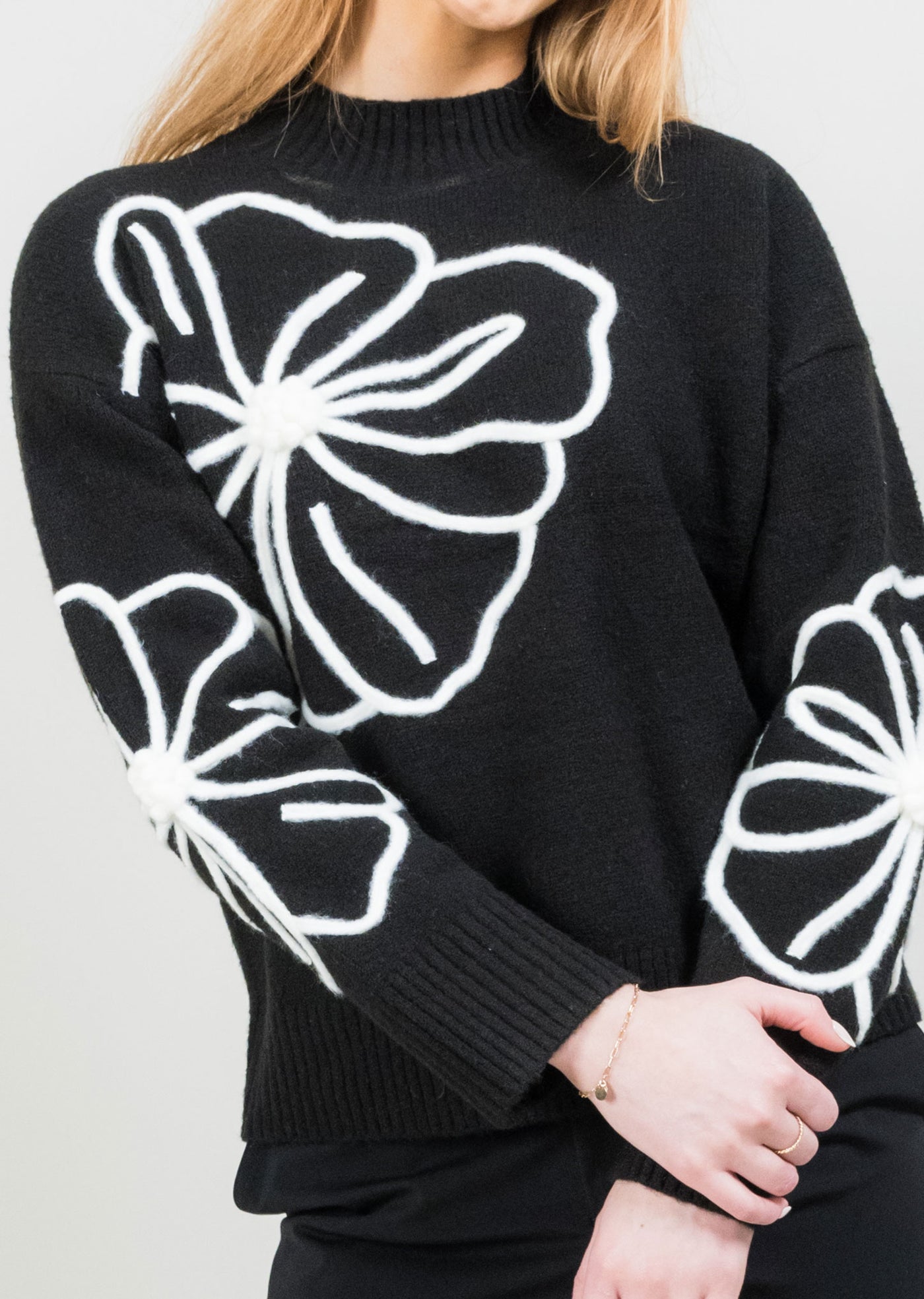 Poppy Embroidered Mockneck Lisette L