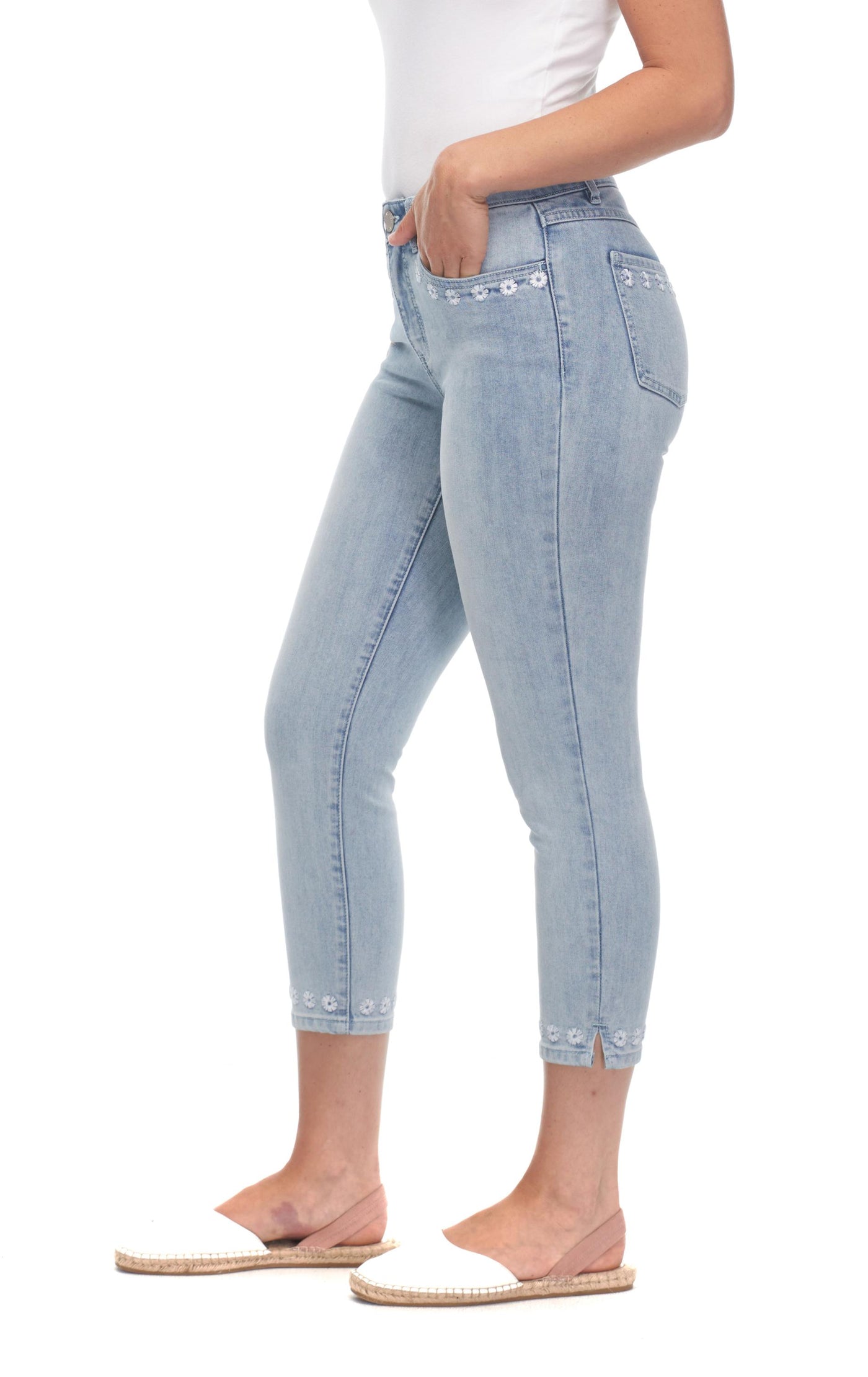 Olivia Crop Leg Style 2908779 Daisy Trim Color Horizon Blue French Dressing Jeans